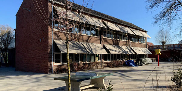 Springplank achtergevel-oudbou